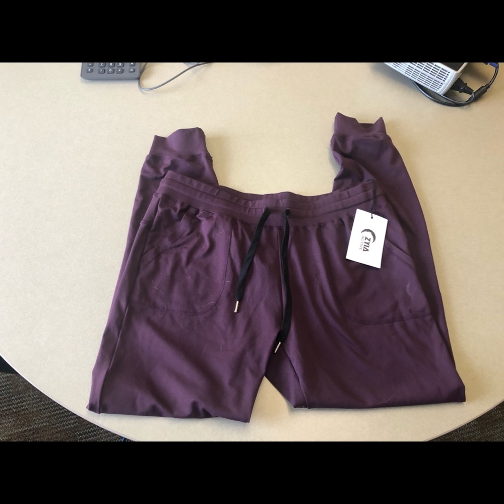 Zyia unwind jogger